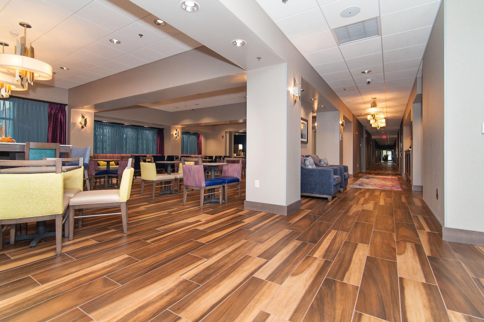 Hampton Inn Norwich Bagian luar foto