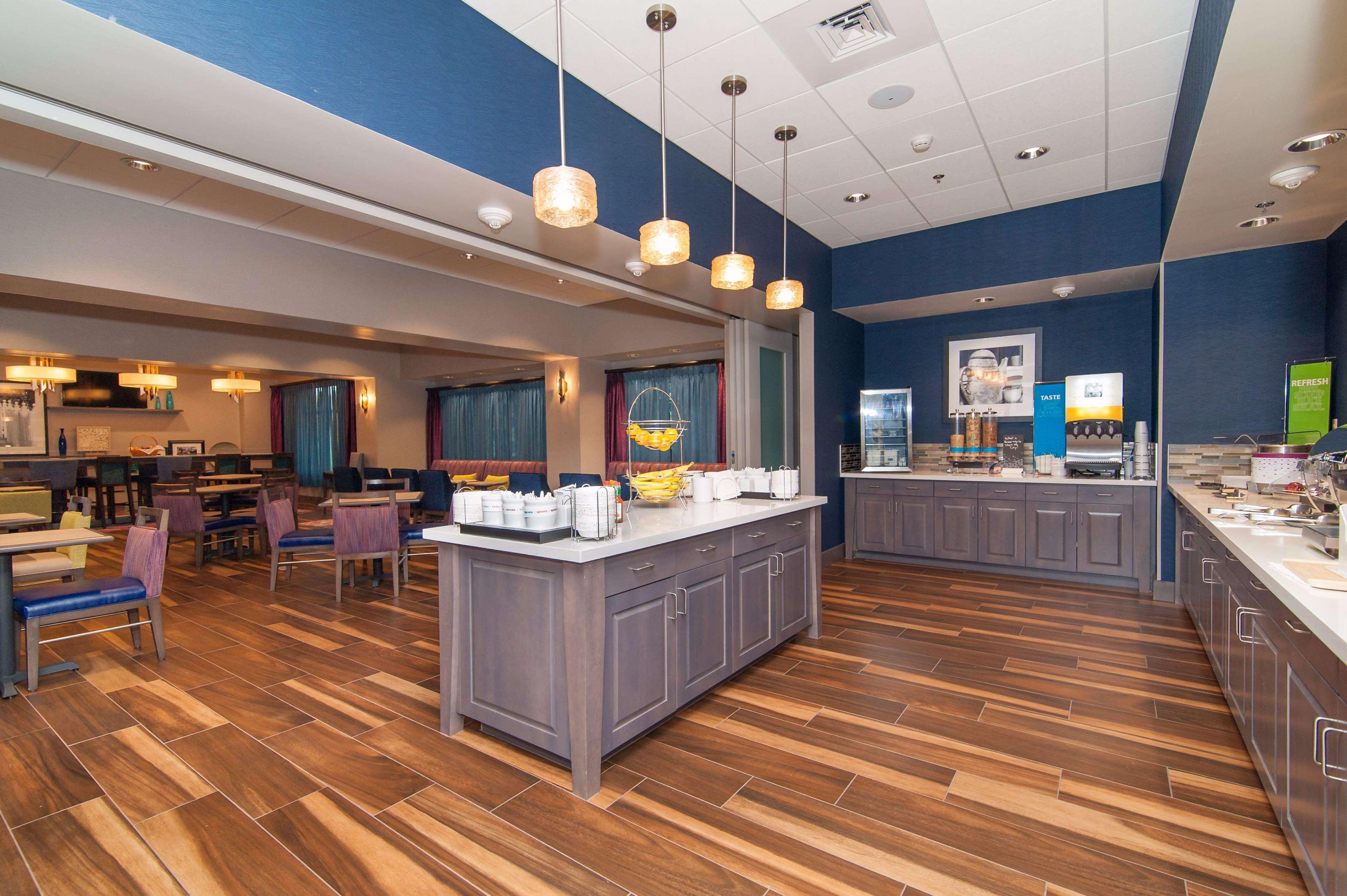 Hampton Inn Norwich Bagian luar foto