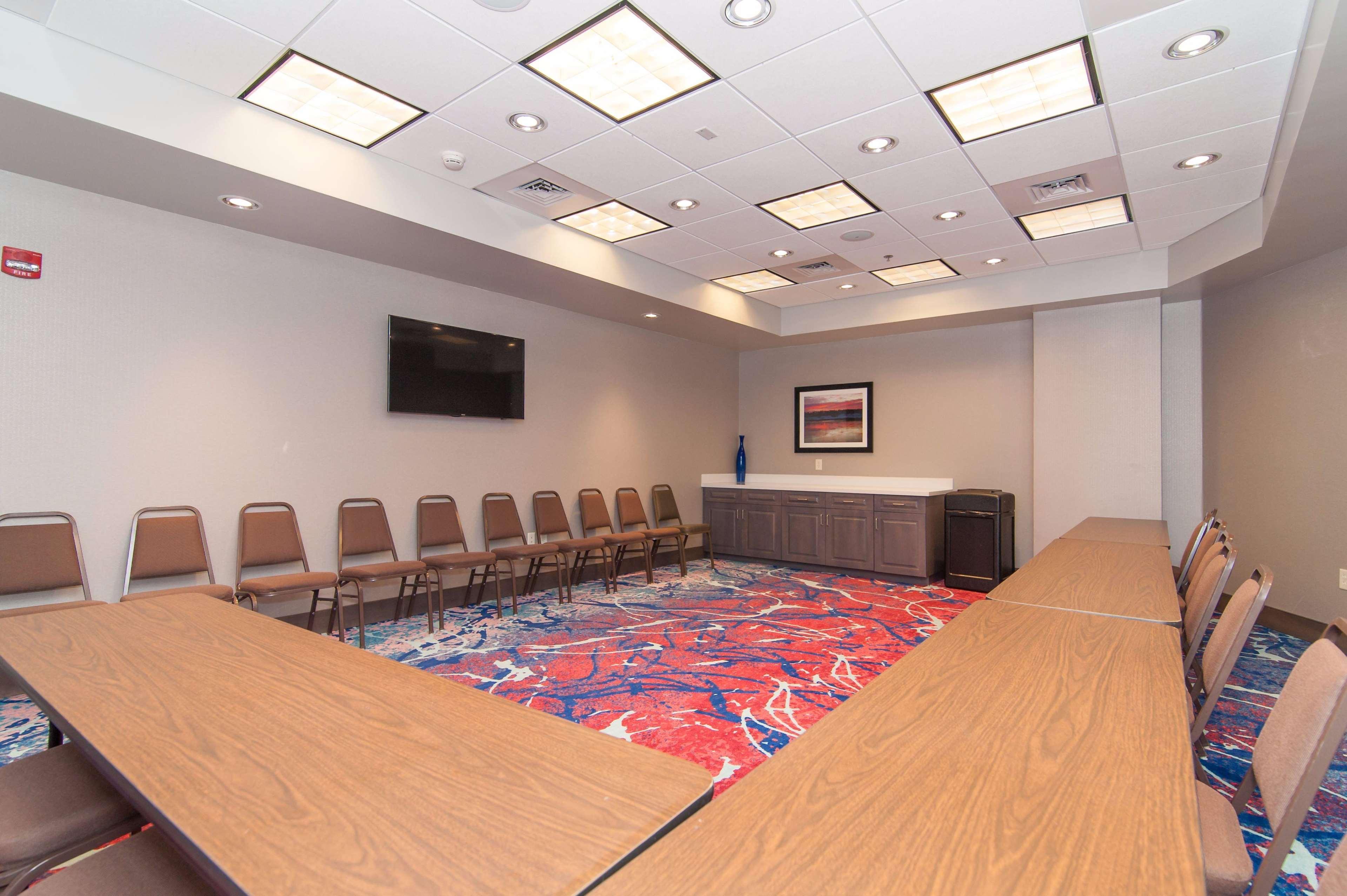 Hampton Inn Norwich Bagian luar foto