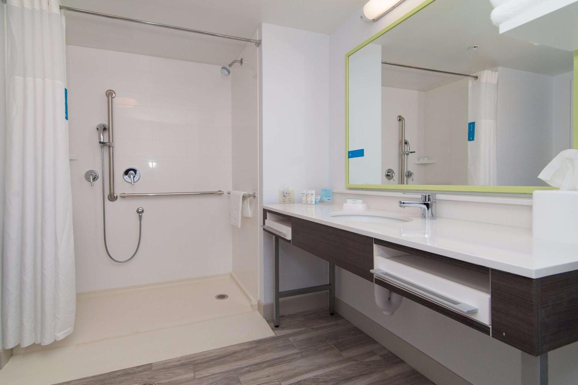 Hampton Inn Norwich Bagian luar foto
